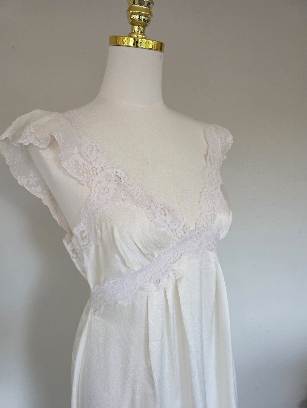 Christian Dior Vintage Ivory Lace  Trim Maxi Nightgown Slip Dress S - Picture 9 of 16